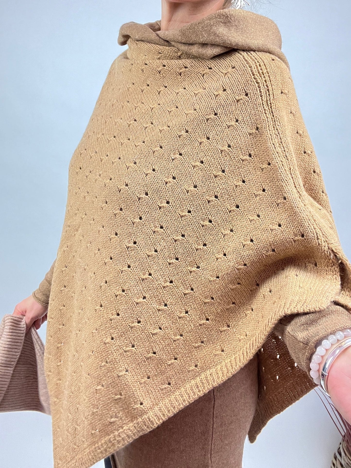 Poncho Woll Herzl Cappuccino - FROLLEIN KÄTHE Shop