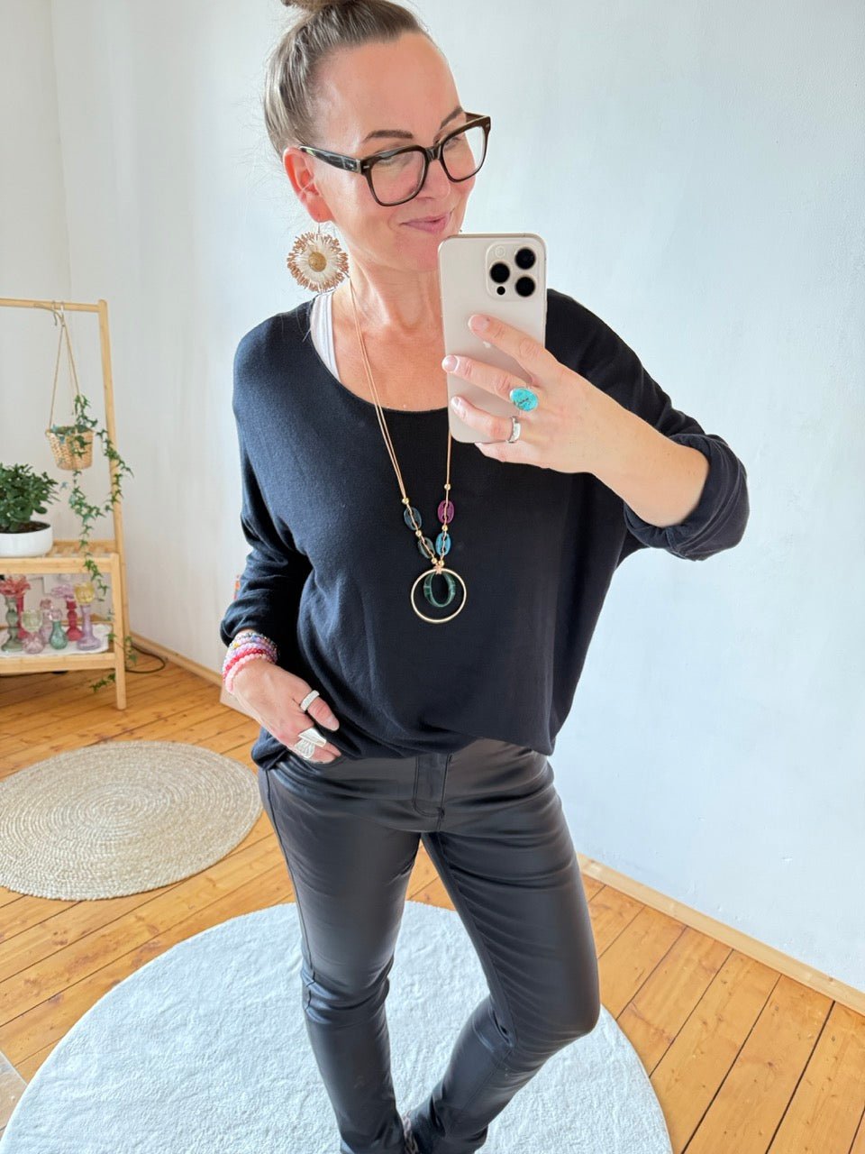 Pulli Bella Schwarz mit Kette - FROLLEIN KÄTHE Shop