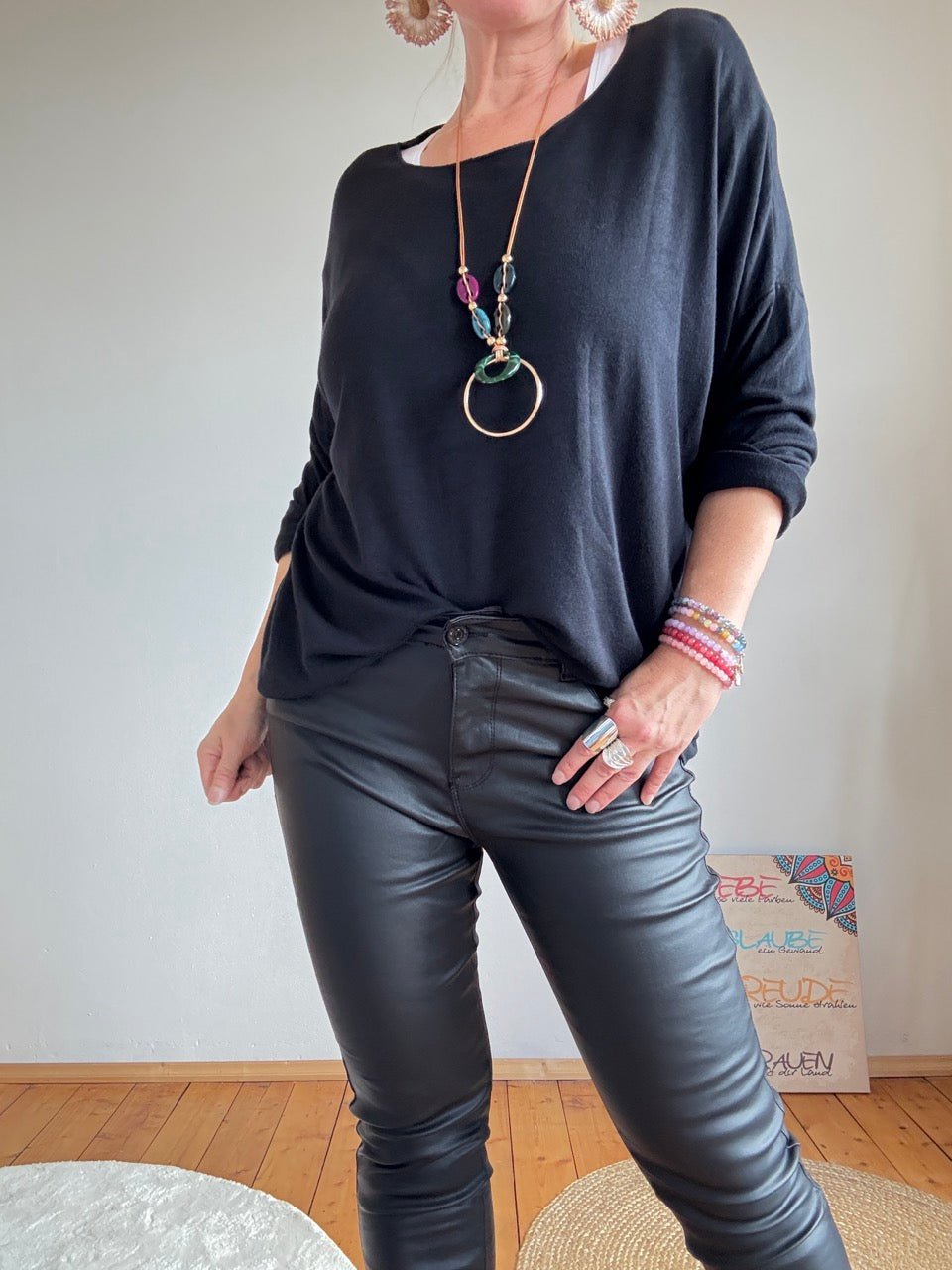 Pulli Bella Schwarz mit Kette - FROLLEIN KÄTHE Shop