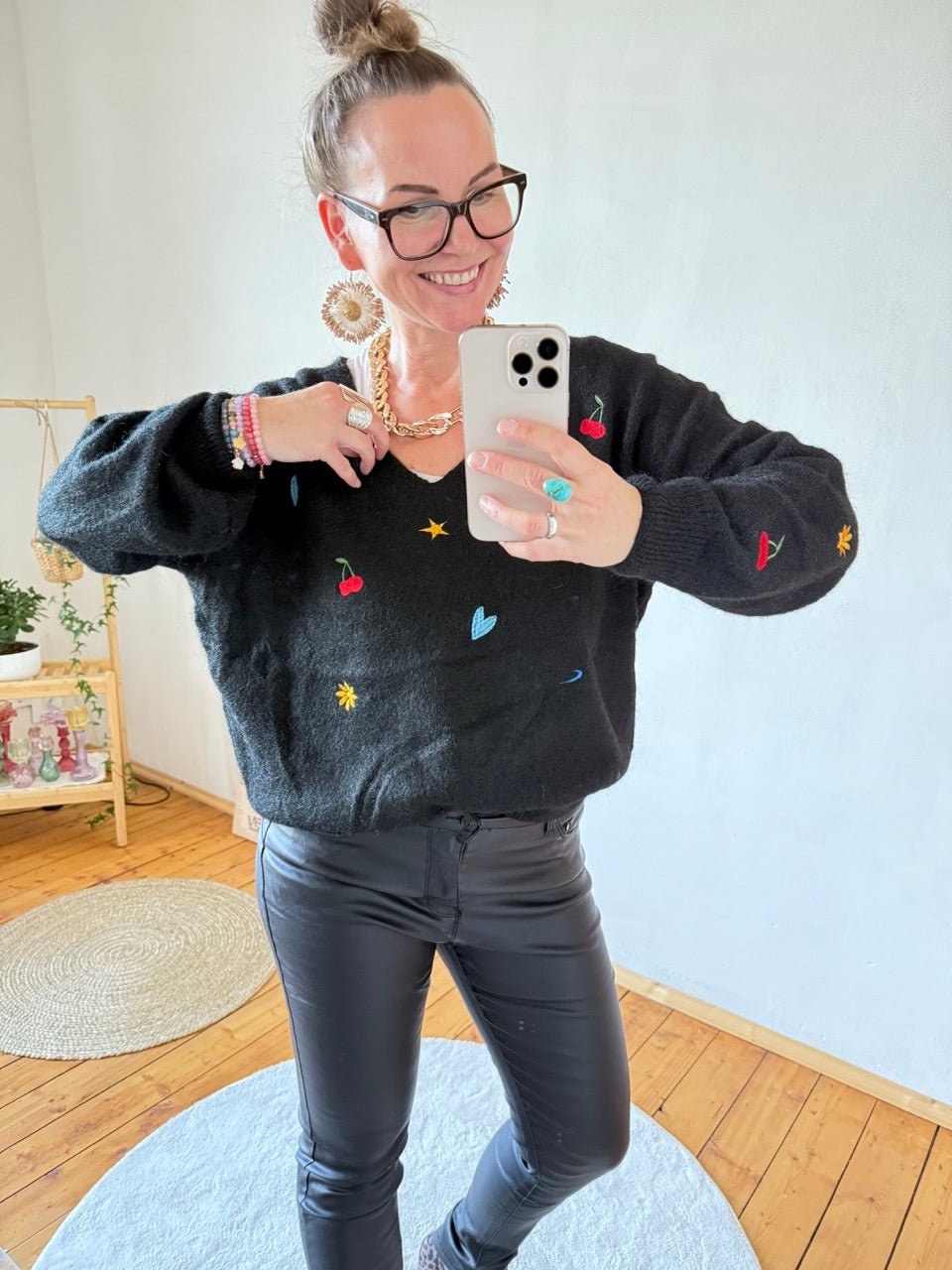 Pulli Geschickt gestickt Schwarz - FROLLEIN KÄTHE Shop