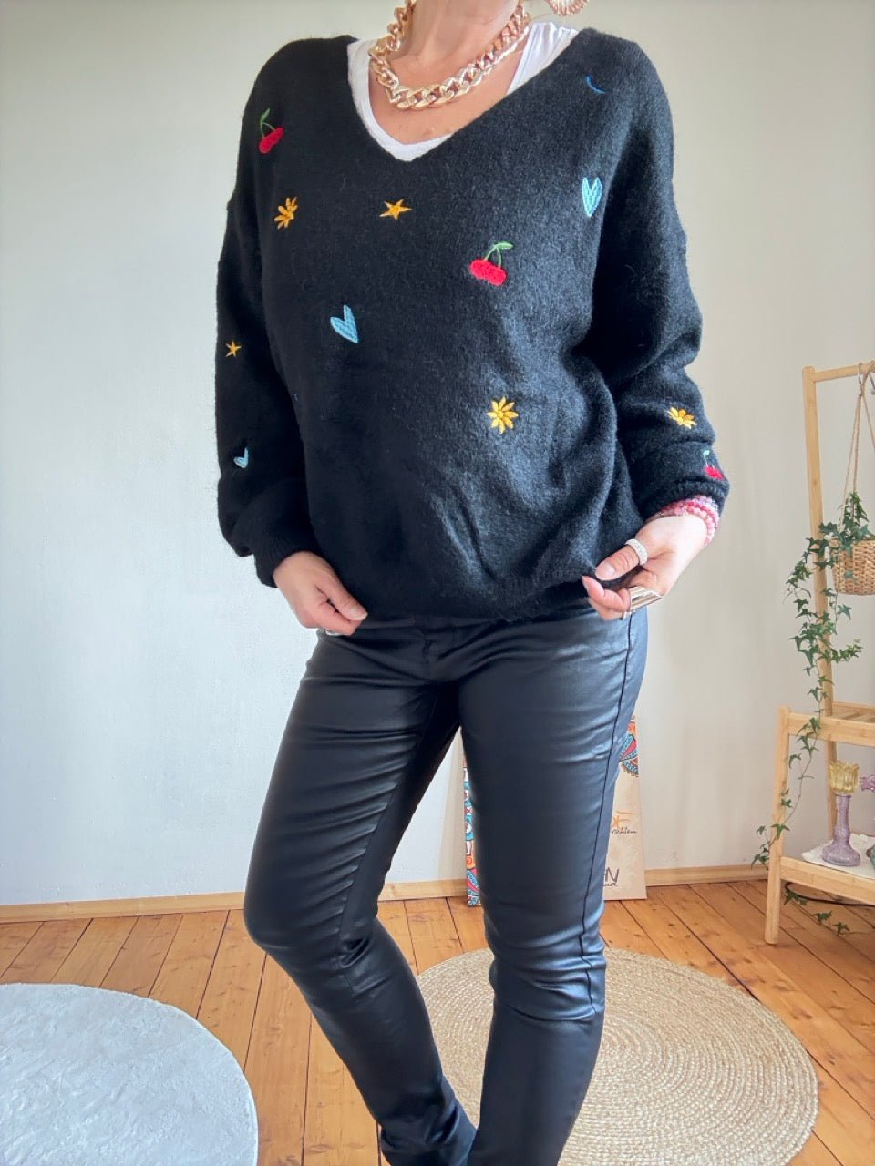 Pulli Geschickt gestickt Schwarz - FROLLEIN KÄTHE Shop