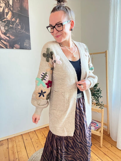 Strickjacke Flora Taupe - FROLLEIN KÄTHE Shop