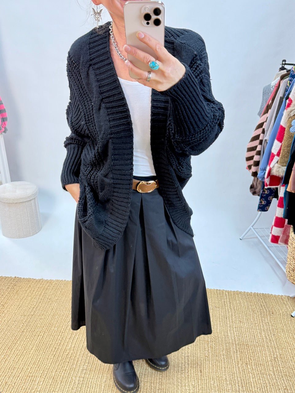 Strickjacke Herzstück Schwarz - FROLLEIN KÄTHE Shop