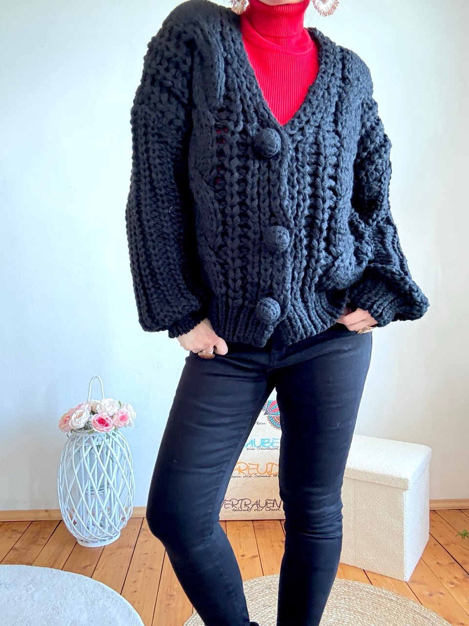 Strickjacke Herzstück Schwarz - FROLLEIN KÄTHE Shop