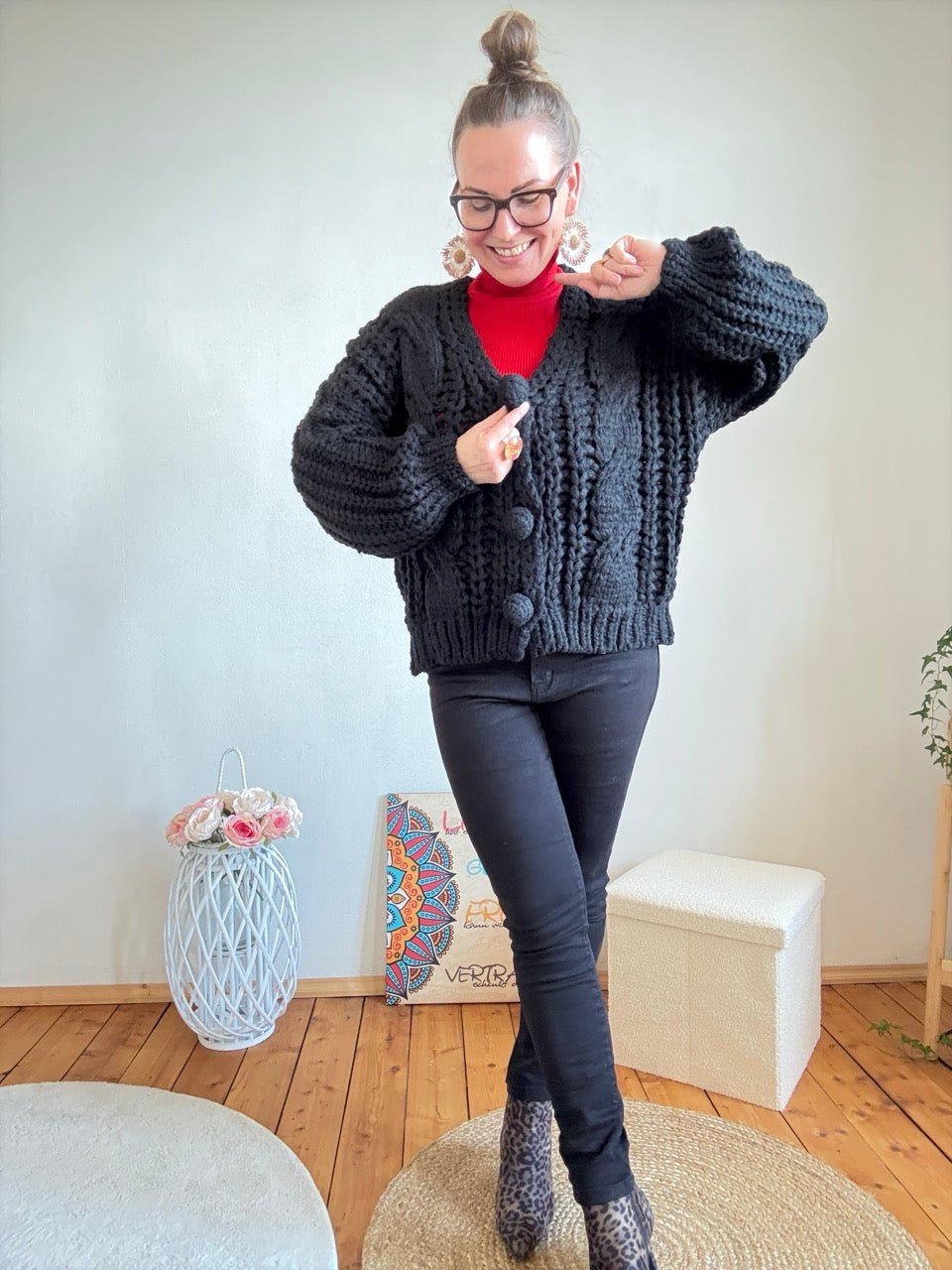 Strickjacke Herzstück Schwarz - FROLLEIN KÄTHE Shop