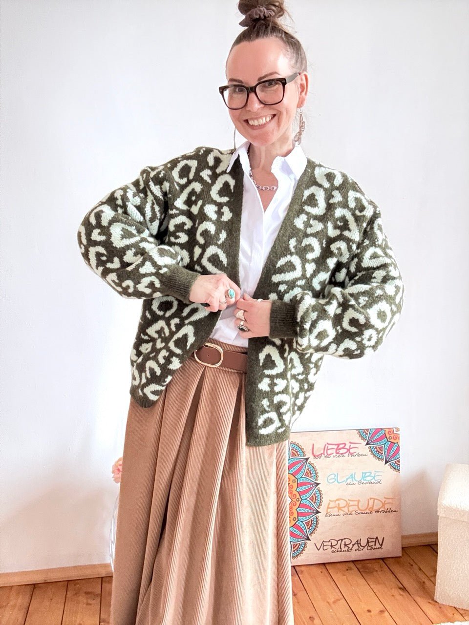 Strickjacke Nice Day Leo Grün - FROLLEIN KÄTHE Shop