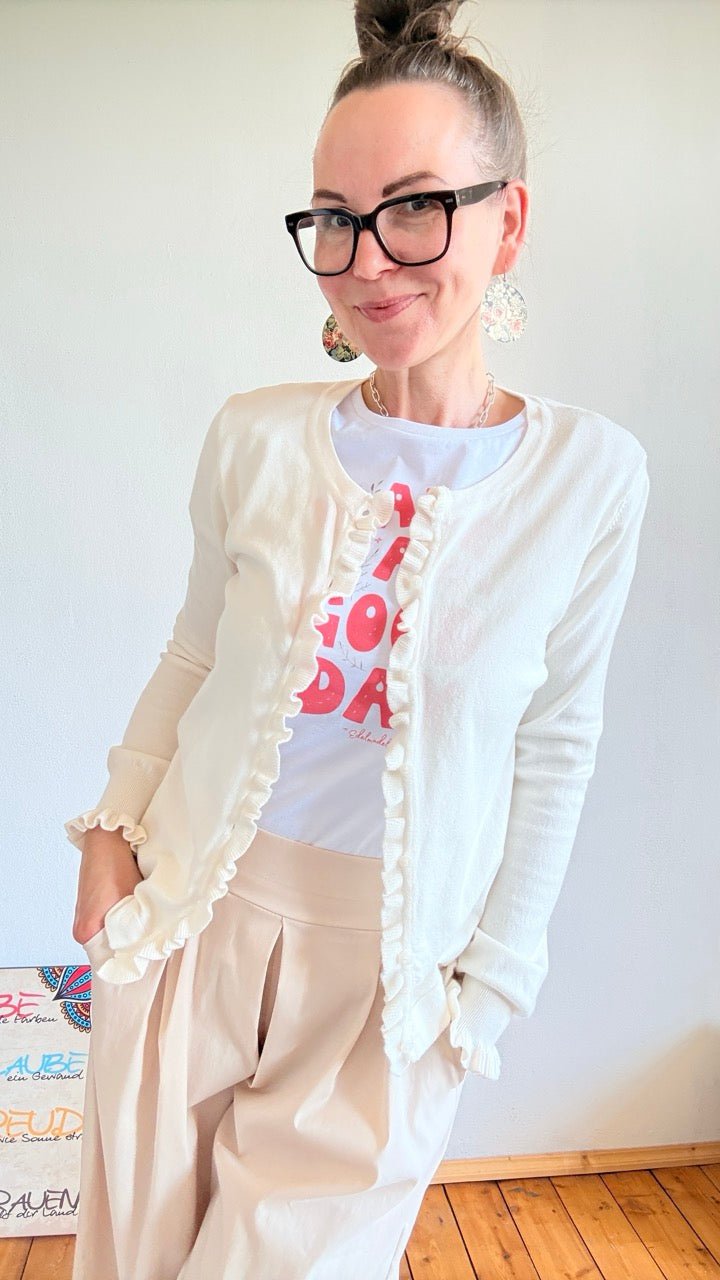 Strickjacke Rüschli Wollweiß - FROLLEIN KÄTHE Shop