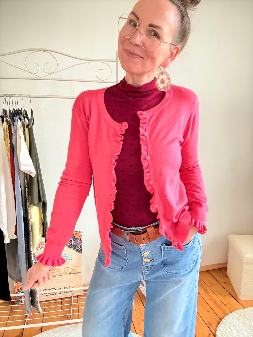 Strickjacke Rüschli Koralle - FROLLEIN KÄTHE Shop