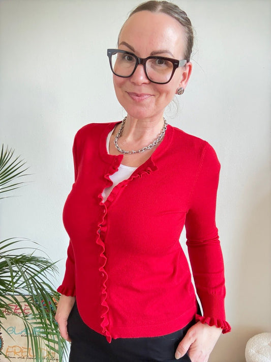 Strickjacke Rüschli Rot - FROLLEIN KÄTHE Shop