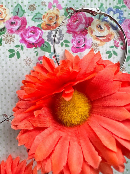 Ohrhänger Blütenzeit Creolen mit Blüte Orange - FROLLEIN KÄTHE Shop
